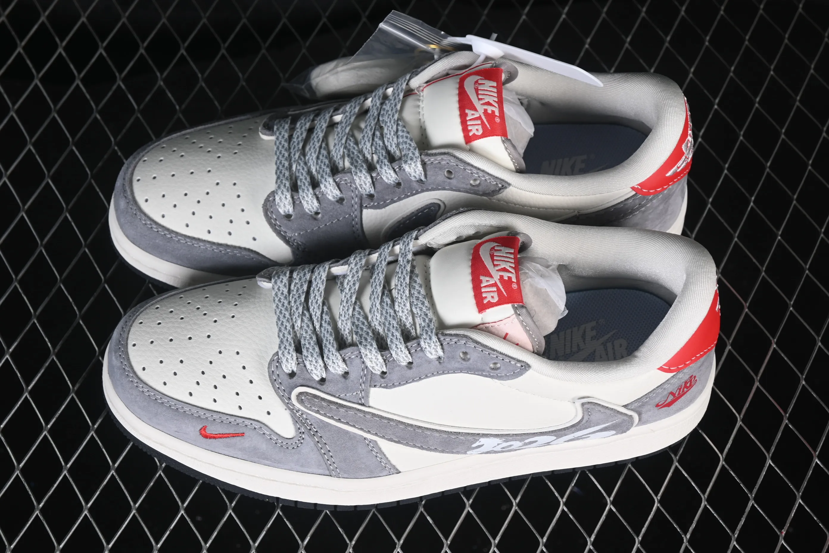 All categories Air Jordan Jordan series basketball shoes Air Jordan 1 Low High-end customized low-top sneakers Air Jordan 1 Low AJ1 Joe 1 Year of the Horse limited edition Good luck in the Year of the Horse High-end customized low-top retro basketball shoes JW1188-179